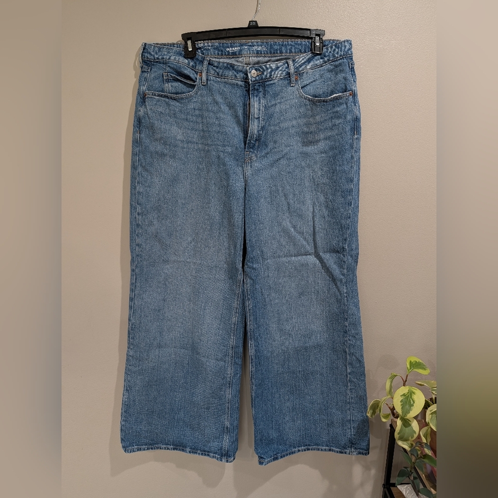 Light Blue Women’s Straight-Leg Jeans